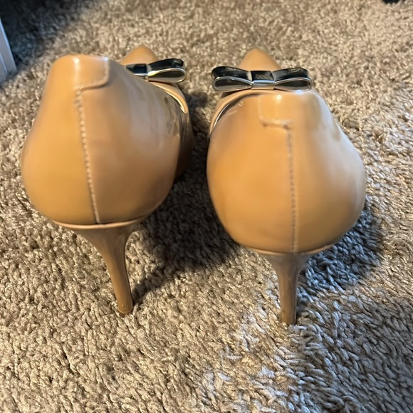 Coach Stilettos with Bow - Picture 3 of 10